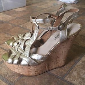 Steve Madden Wildness gold platform wedges 9m